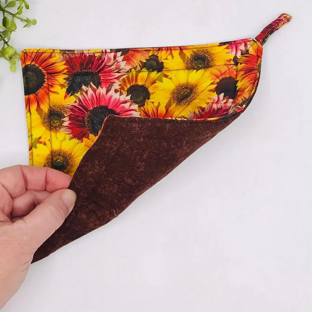 Set of 2 Square Potholders Bright Sunflowers Yellow, Pink, Orange Baking Set 7x7